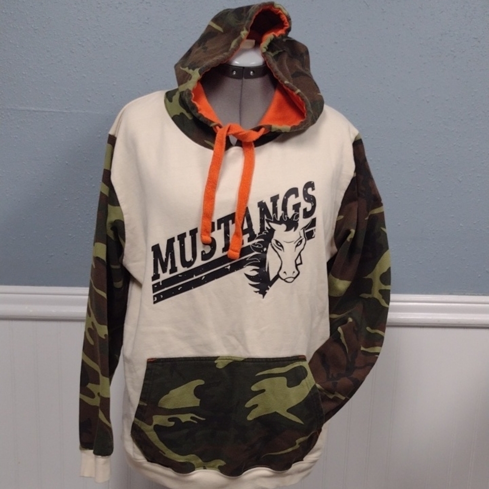 CODE FIVE Cream and Green Sweatshirt with Mustangs Graphic